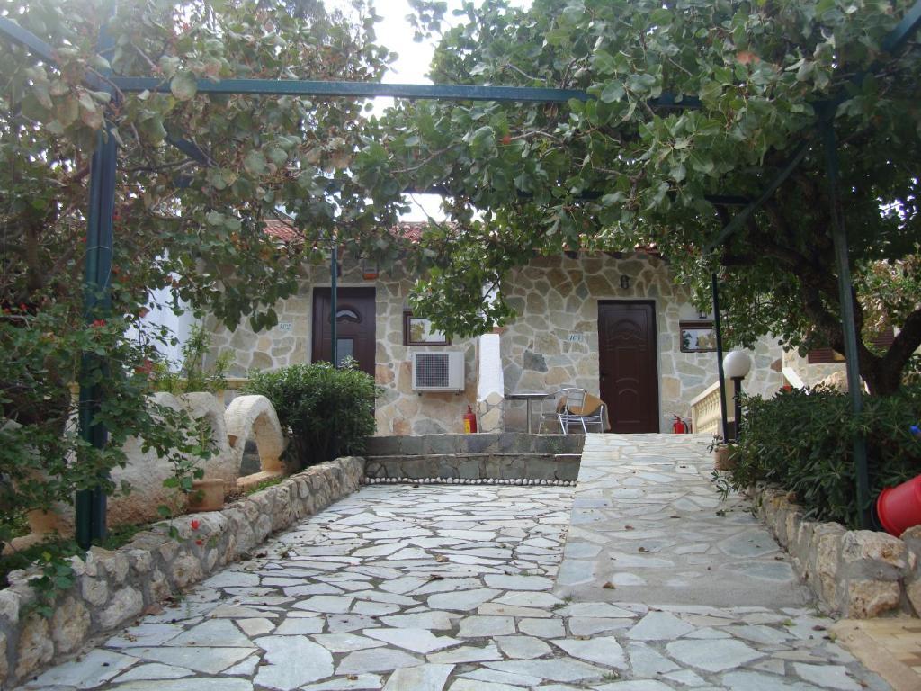 Mantas Bay Hotel Loutráki Exterior foto