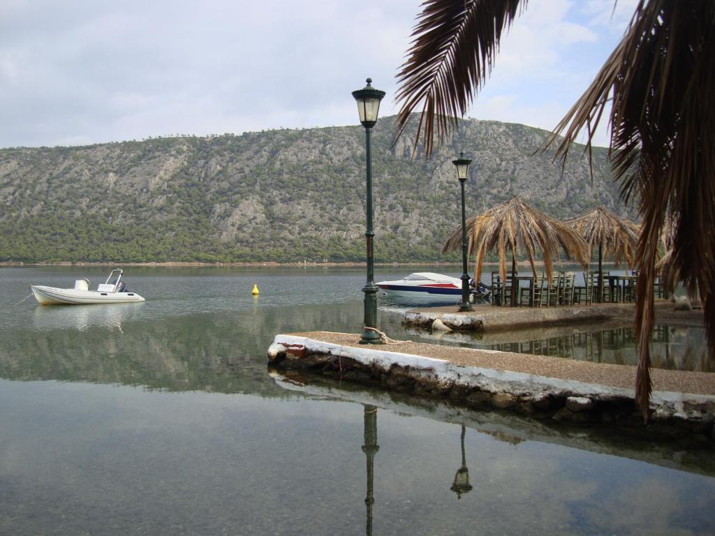 Mantas Bay Hotel Loutráki Exterior foto